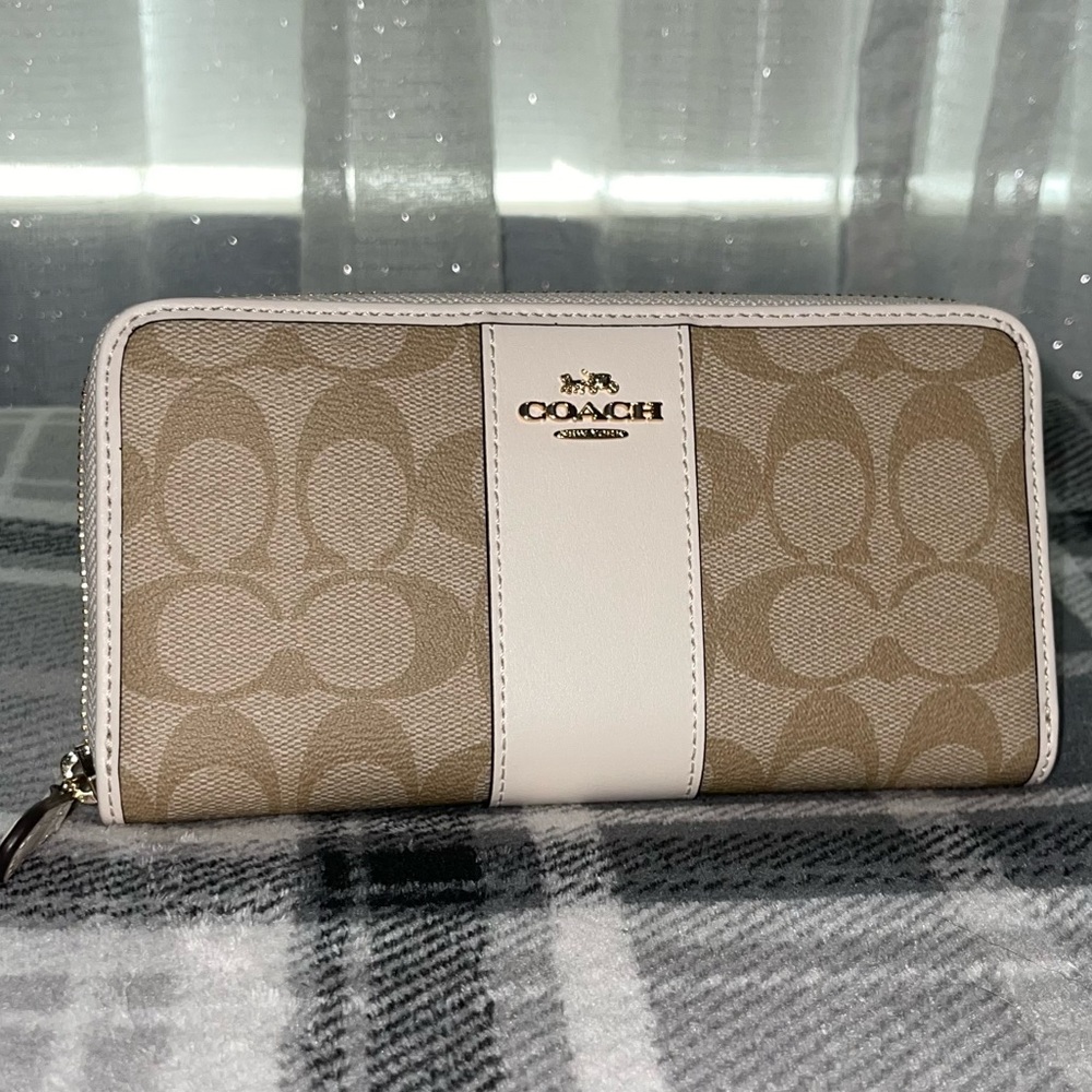 Coach Signature Wallet